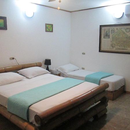 Hotel Bugabutik Puerto Viejo de Talamanca Kültér fotó
