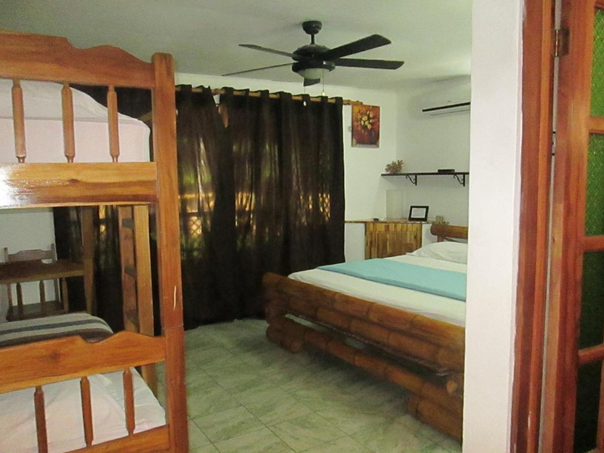 Hotel Bugabutik Puerto Viejo de Talamanca Kültér fotó