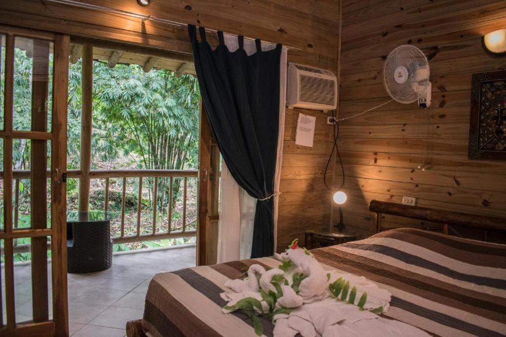 Hotel Bugabutik Puerto Viejo de Talamanca Kültér fotó