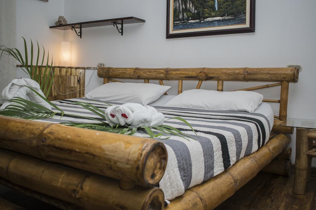 Hotel Bugabutik Puerto Viejo de Talamanca Kültér fotó