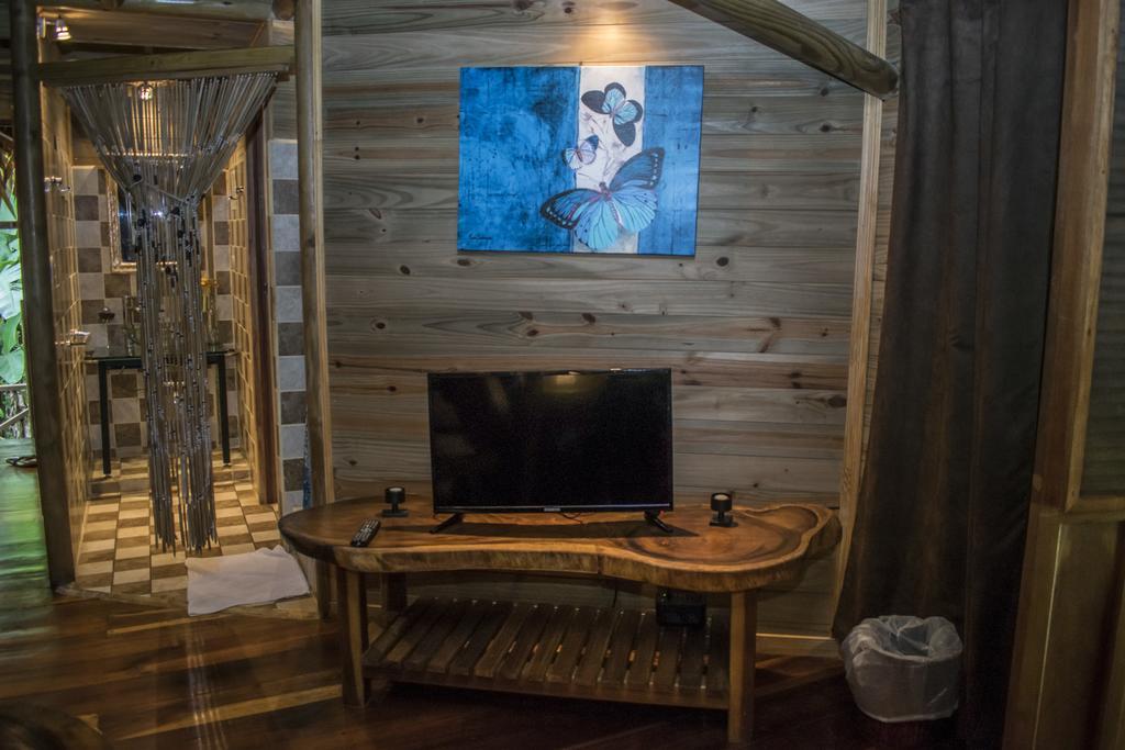 Hotel Bugabutik Puerto Viejo de Talamanca Kültér fotó